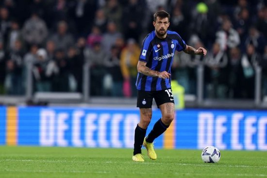 罗马诺：国米考虑放阿切尔比离队，利雅得新月在关注球员情况