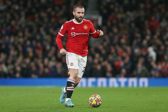 记者谈曼联:对阵水晶宫必须让卢克·肖踢左翼卫,被打穿也认了