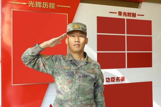 陶奇,获中央军委一级表彰