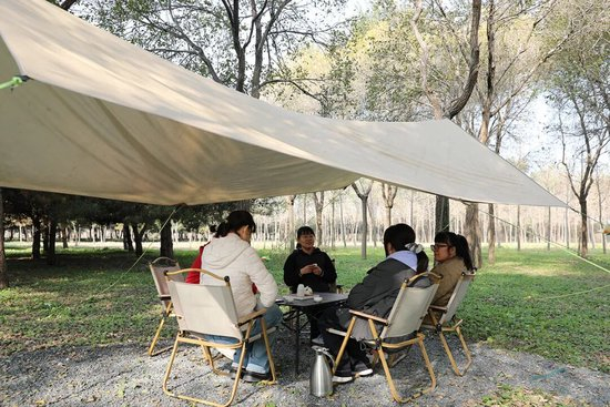 层林尽染引客来～“红叶经济”红透浅山富了乡邻