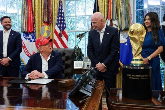 TA:特朗普将获首届国际足联和平奖,并在世界杯抽签仪式发表讲话