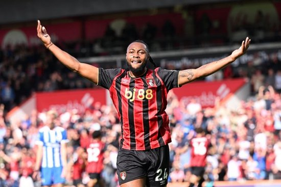 罗马诺：曼城曼联在积极洽谈塞梅尼奥，利物浦联系过球员但未推进