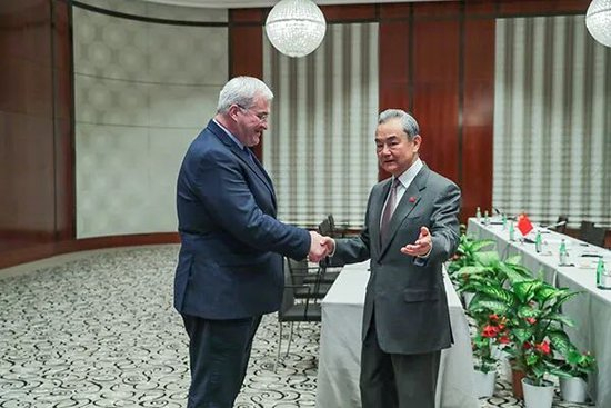 中国和乌克兰什么仇什么怨？泽连斯基为何如此提到中国？