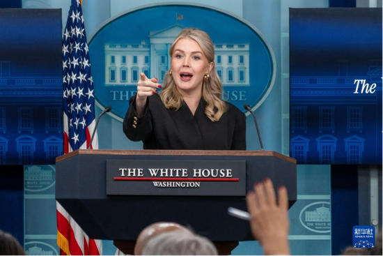 特朗普的“机关枪”又要生娃去，要儿女双全了……