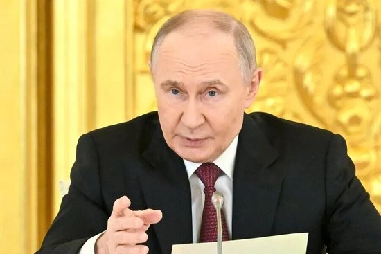 普京被偷家，乌方近百架无人机猛攻是否为真？