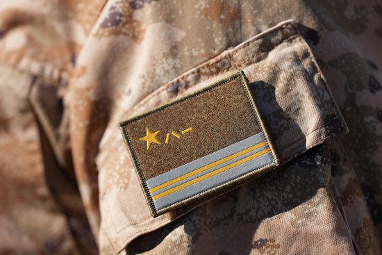 今起,我军四大战略兵种军旗臂章正式启用