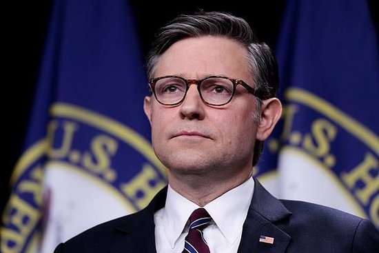 美觊觎格陵兰岛言论遭多方反对 白宫新闻秘书一日内调整措辞