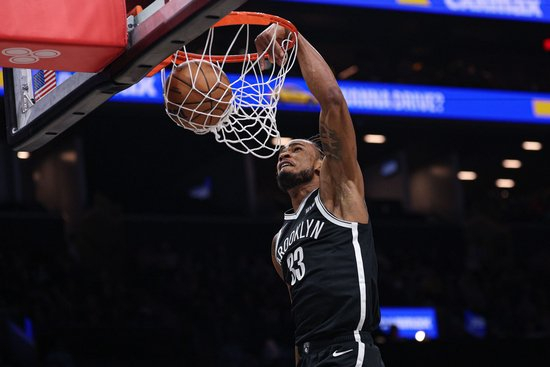 原来是备胎！东契奇初到湖人后列出了5个中锋目标 艾顿并不在其中