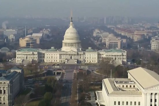 特朗普签署行政命令 对与伊朗有贸易往来的国家征收关税