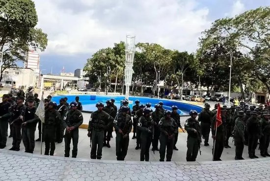 委内瑞拉代总统:营救马杜罗及第一夫人