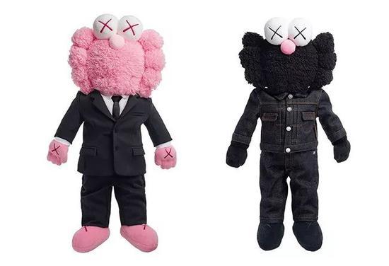 Dior x Kaws 联名玩偶