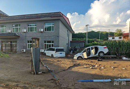 雨霁抢通“生命线”:徒步3小时,挺进“孤岛”碾子湾