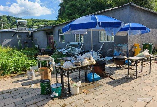 雨霁抢通“生命线”:徒步3小时,挺进“孤岛”碾子湾
