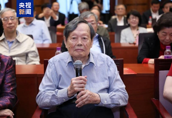 一生心怀家国 杨振宁:我的身体里循环着中华文化的血液