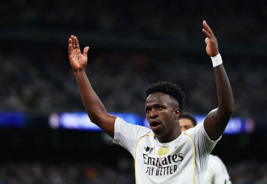 维尼修斯嘲讽赫罗纳去踢西乙，打趣对手为了出场时间改踢中卫