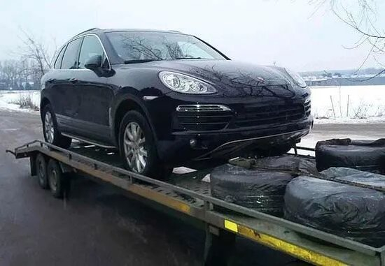 俄罗斯数百辆保时捷突然锁死！专家推测：一欧洲电信运营商在基础设施中部署AI，致卫星定位发生错误，引发车辆启动防盗模式