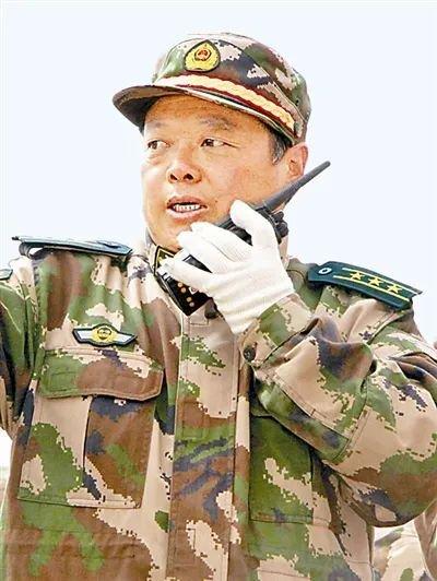 将军石华杰,履新职