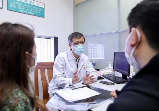 全国人大代表、江苏省肺移植中心主任、无锡市人民医院副院长陈静瑜。受访者供图