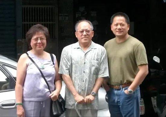 从扫厕所到打造全球最贵公司,别只盯着他的皮衣和唐装