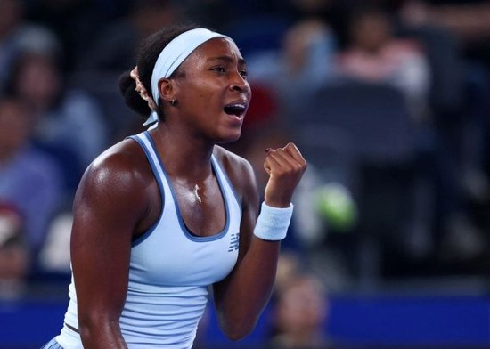 联合杯第二场半决赛女单：高芙2-0斯瓦泰克，美国队1-1暂平波兰