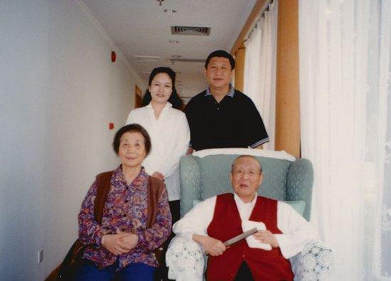人民领袖|在父亲工作过的地方 习近平轻声念出这句话