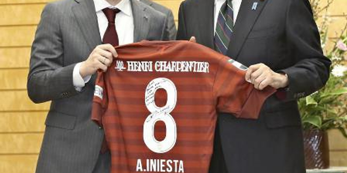 安倍说以为你很高大 伊涅斯塔:和日本人差不