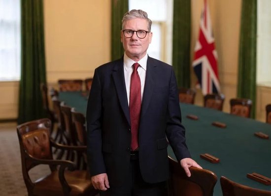 在他眼里，不访华，就是“失职”