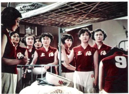 ▲风靡一时的《女篮五号》,以李少芬担任主力的女篮团队为原型