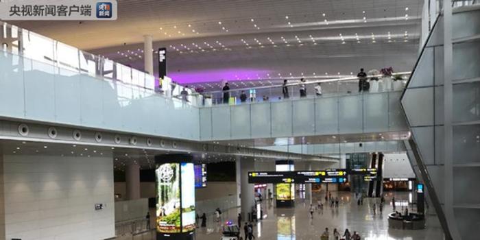广州白云机场T2航站楼正式投入使用