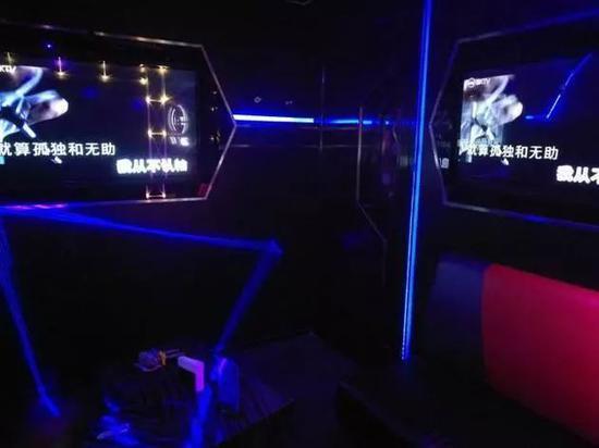 周六下午空置的KTV包厢(图片来源:每经记者 张春楠 摄)