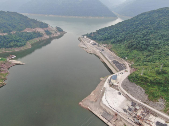 重庆市委市政府严肃问责92人，其中厅级干部22人