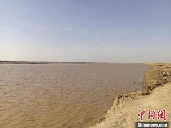 资料图:黄河内蒙古包头小白河段。 王跃红 摄