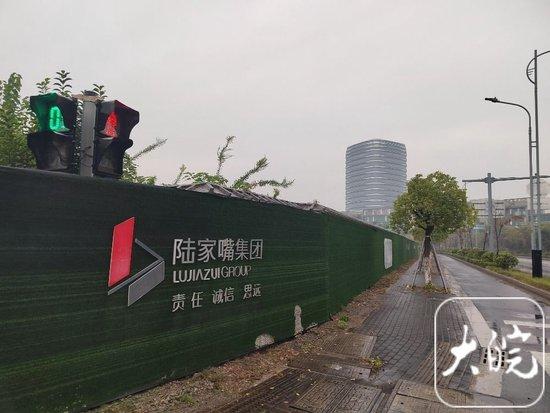 探访苏州“毒地”：多个地块挂着"存在污染风险"警告牌，有居民称房价暴跌