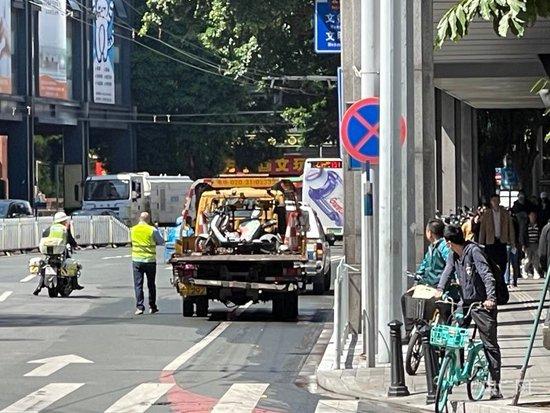 广州闹市区车祸后续：目击者称肇事车辆撞倒人后未停车 伤者大部分为轻伤