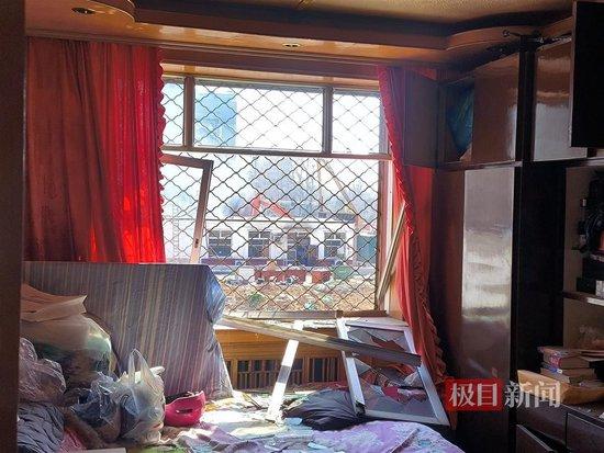 被爆炸波及的居民家中(记者李迎摄)