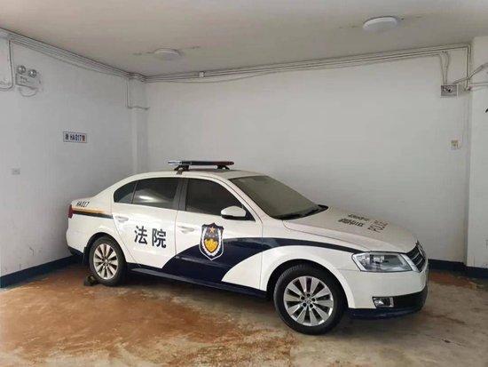涉事法警车