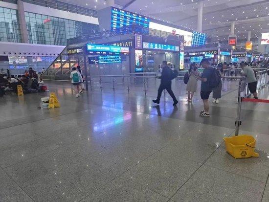 “成都东站”登上热搜,官方发文致歉