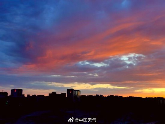 落日熔金！新疆阿克陶晚霞绝美如油画