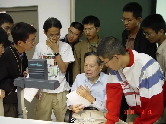 杨振宁的三次告别