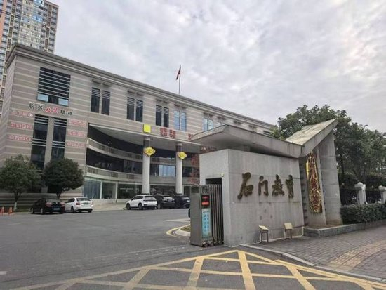 一起家校矛盾，冲突到“裂开”