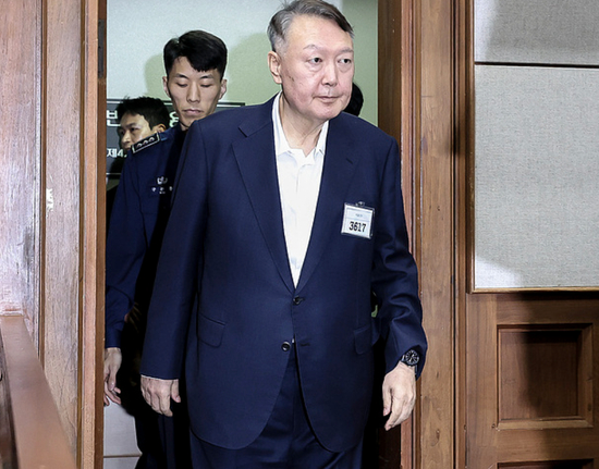 尹锡悦三个月来首次出席特检组传唤 律师:他都没来得及洗漱