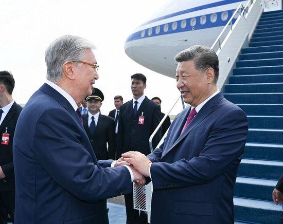 习近平主席圆满结束出席第二届中国—中亚峰会