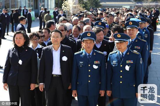 3月26日,各界人士前往北京八宝山送别两代歼击机总设计师宋文骢院士