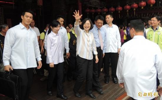 台湾民调:48.4%不满蔡英文执政