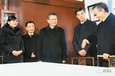 王永康(中)在八路军西安办事处纪念馆
