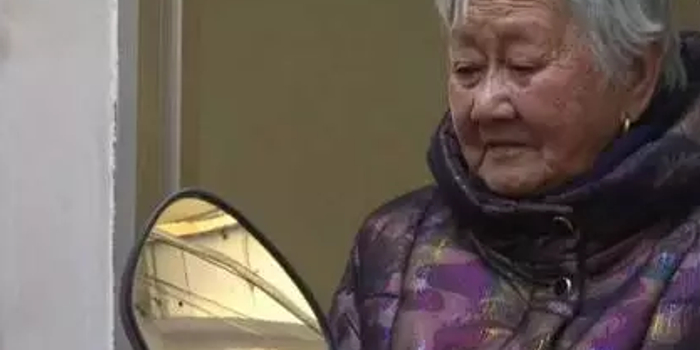 9旬老太儿孙满堂却欲单过