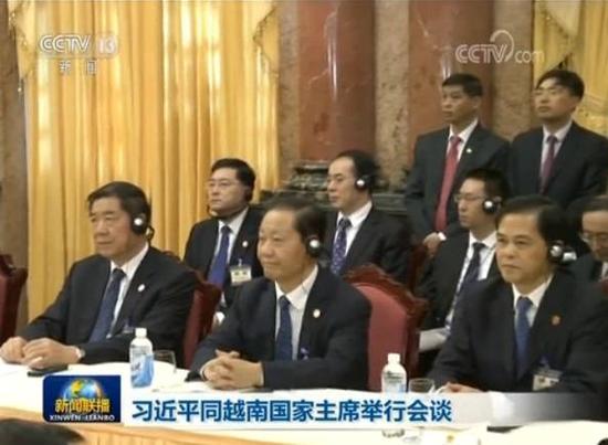 左起:何立峰、彭清华、陈豪
