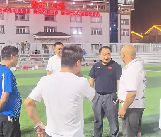 继灾后自费下馆子后,榕江县委书记外出招商引资!村超26日回归复赛