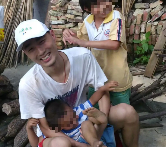 32岁猝死的程序员,代码中写着反996