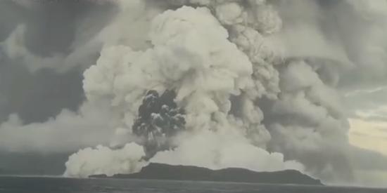 恐怖！火山爆发，威力相当于1000颗核弹，这个岛国已失联！